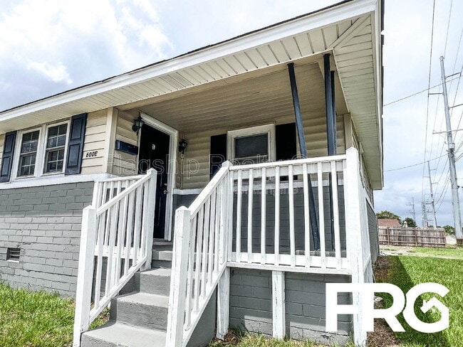 Photo - 600 Howell St Unidad E