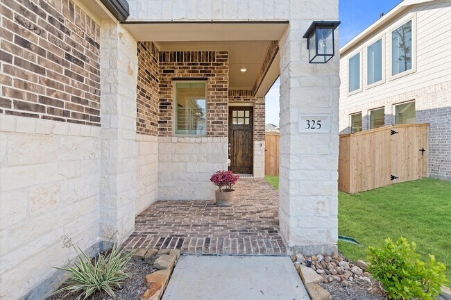 Photo - 325 Mallorn Ln Casa