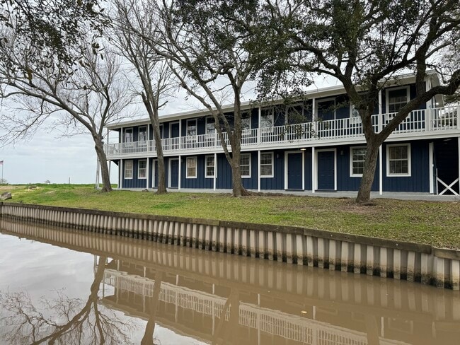 Frontal view , walk out to canal - 5202 County Road 469 Unit 7