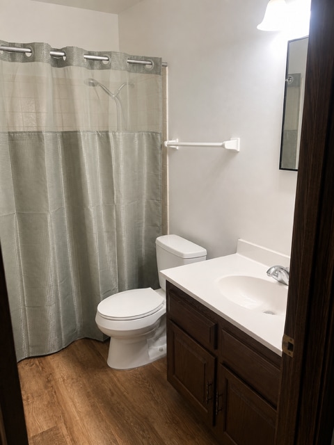 Bath - 917 Habourn Ct Unit 3