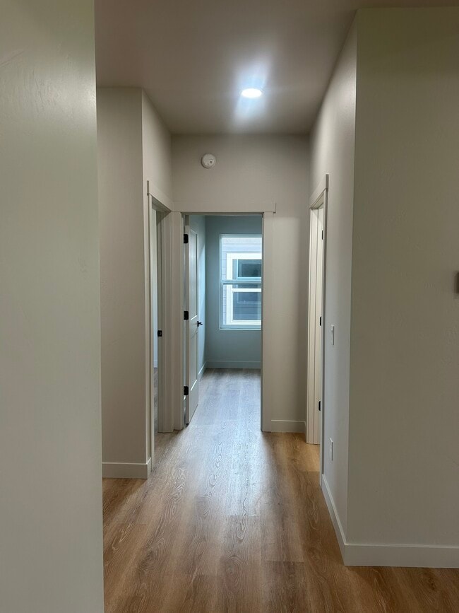 Photo - 3325 35th St W