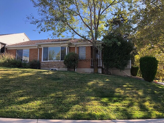 Great 3 Bedroom Duplex - Great 3 Bedroom Duplex House