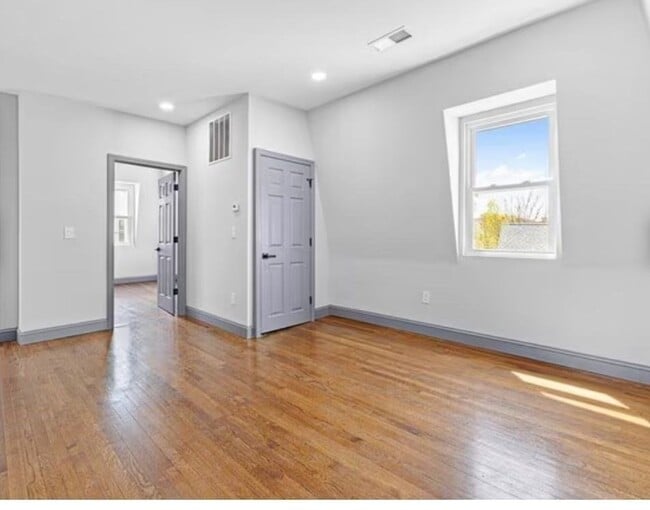 21 Valley Ave Unit 2