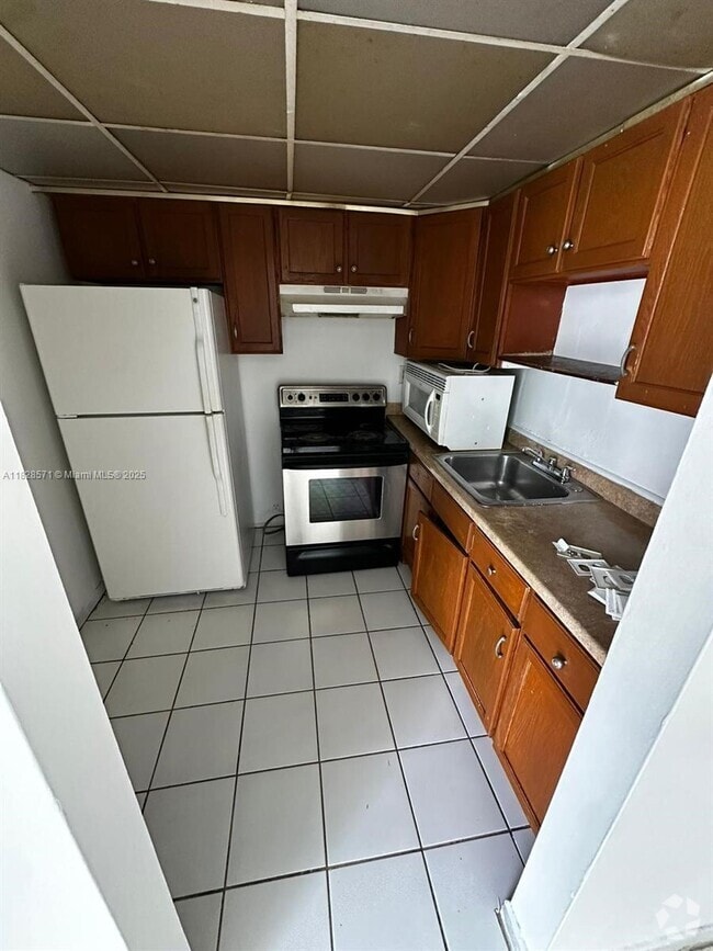 Building Photo - 496 NW 165th St Unit D416 Rental