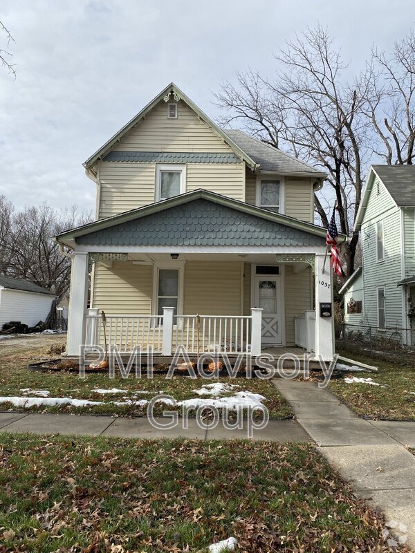 Building Photo - 1037 NE Winfield Ave Rental