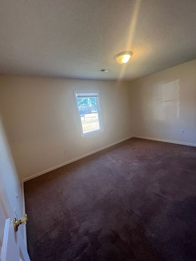 Photo - Cute 2 bed 1 bath! Must see!