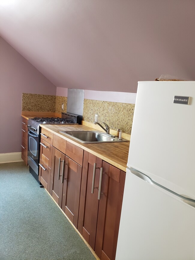 Photo - 505 Walter St SE