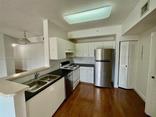 Photo - 6984 SW 39th St Unit H202