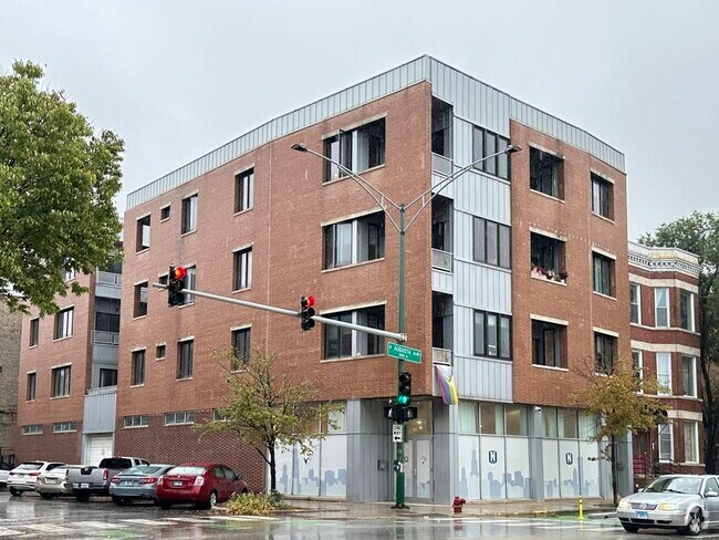Building Photo - 1354 W Augusta Blvd Unit M02B Rental