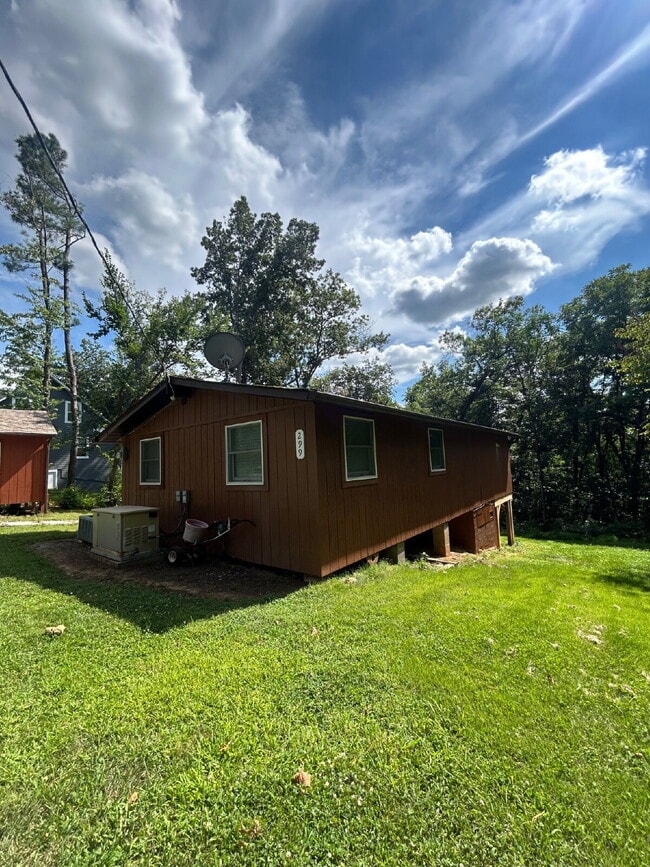 Building Photo - Newly Renovated 3-Bedroom, 2-Bath Home with Spacious Deck & Large Yard