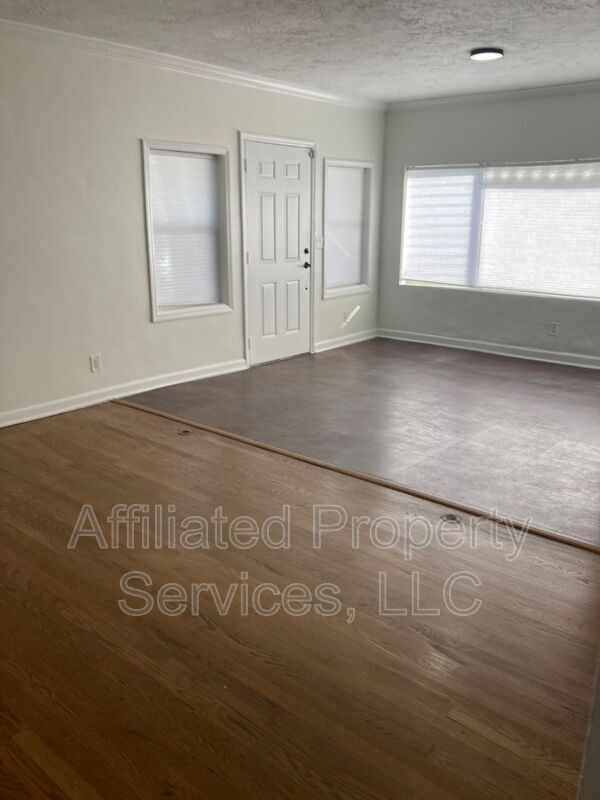 Photo - 5101 Spruce Ave