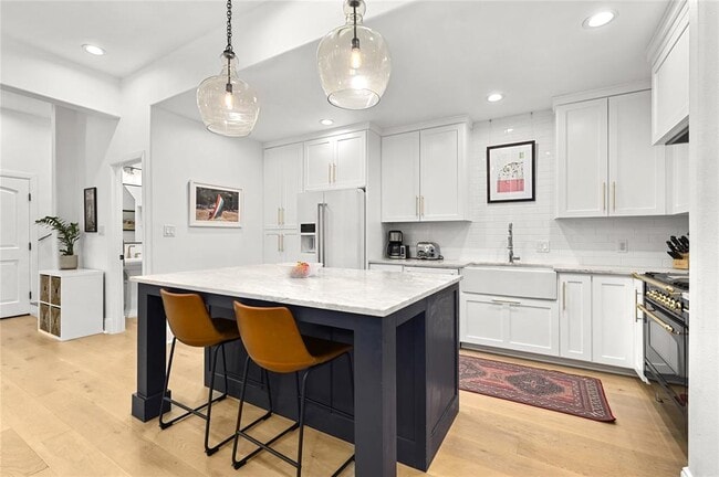 Photo - 705 W Johanna St Townhome