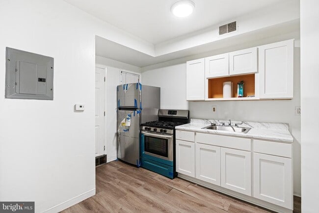 Building Photo - 864 N 42nd St Rental