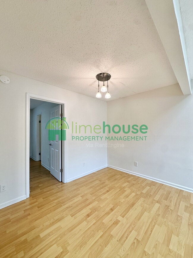 Photo - 3207 Creekside Dr