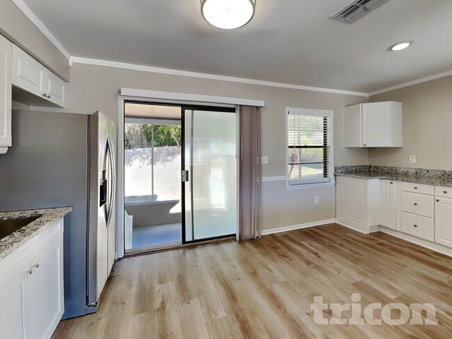 Photo - 1439 Leafwood Ct