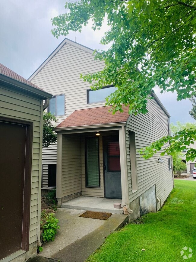 Building Photo - 2 Bed 2 Bath Condo