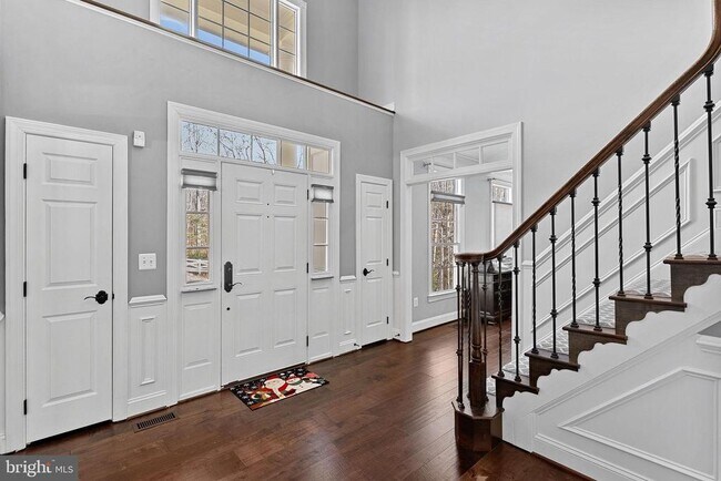 Photo - 8138 Rondelay Ln