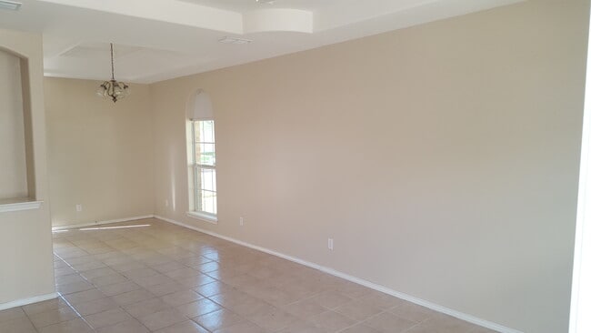 Photo - 2522 Fatima Ave