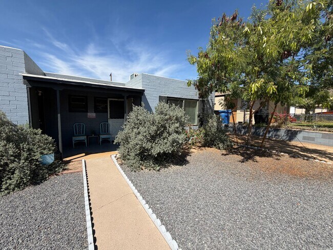 9502 N 2nd Pl