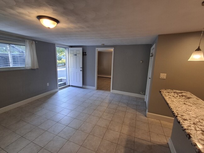 Building Photo - 34 Grandview Ave Unit 34B Rental