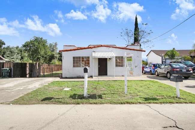 Building Photo - 3945 Severence Ave. Unit A