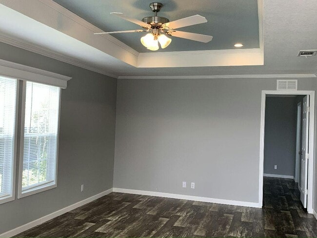 Photo - 419 Zeeland St