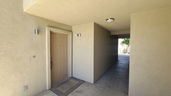 Newly Renovated! Santa Fe Apartments II