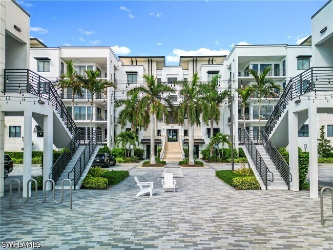 Photo - 1125 Central Ave Unidad 462