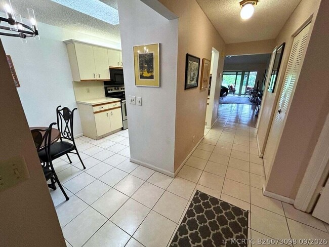 10058 Laurelwood Pl