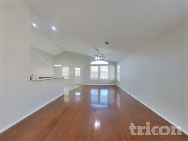 Photo - 347 Foster Ln