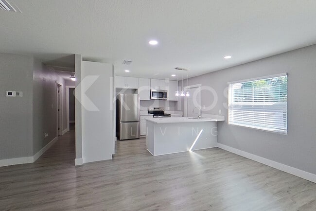 Photo - 107 Albert St