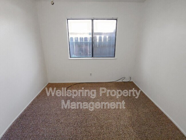 Photo - 936 W Graaf Ave Unit B