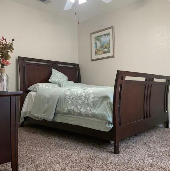 Photo - 1915 Sutton Pl