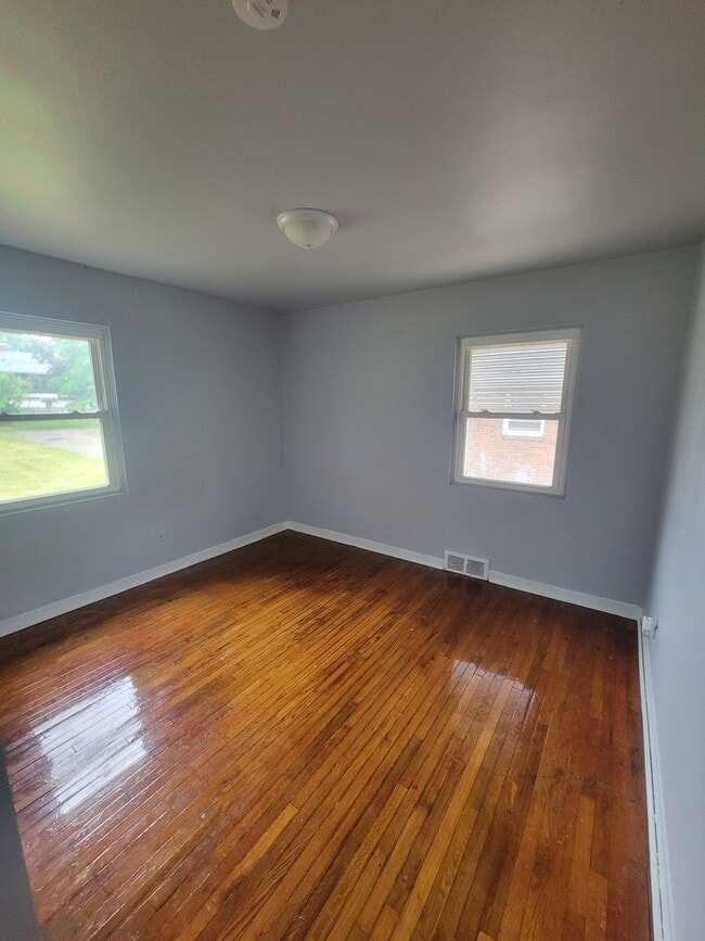 Photo - 2 Bedroom / 1.5 Bathroom House with Garage