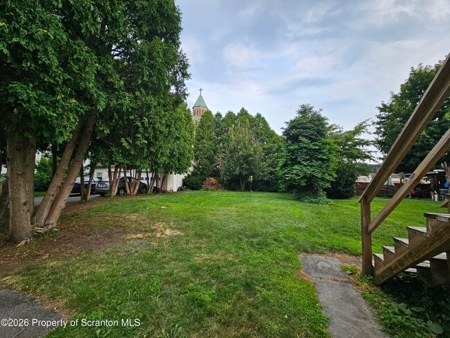 Photo - 119 N River St