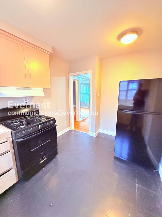 Photo - 20129 Stratford Rd