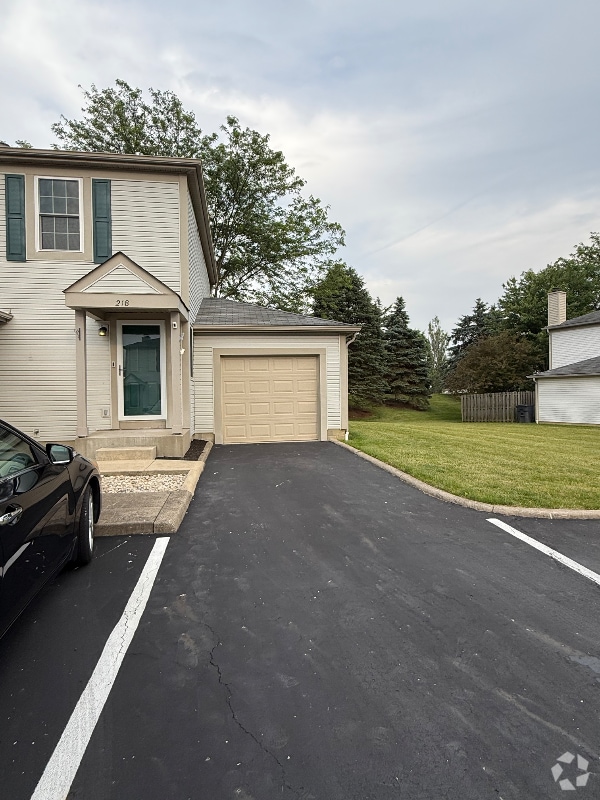 Building Photo - 218 Glenkirk Dr Rental