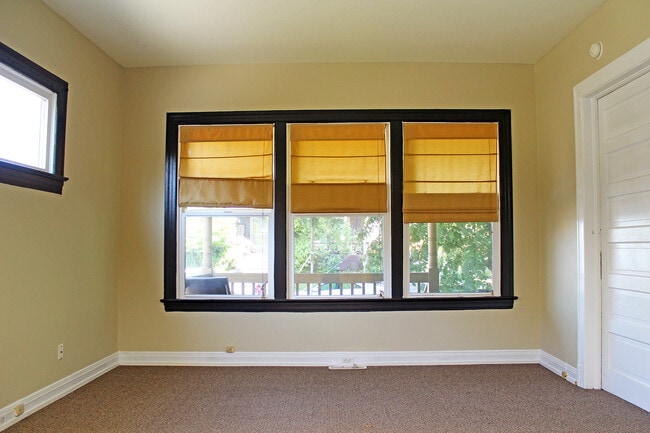 19 SE 30th Ave