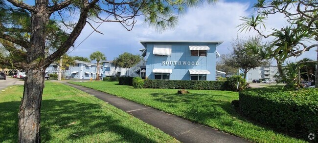 Building Photo - 3856 S Circle Dr Rental