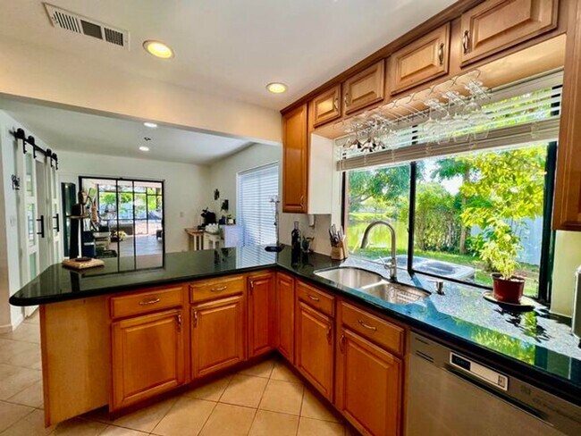 Photo - 5570 SW 9th Ct