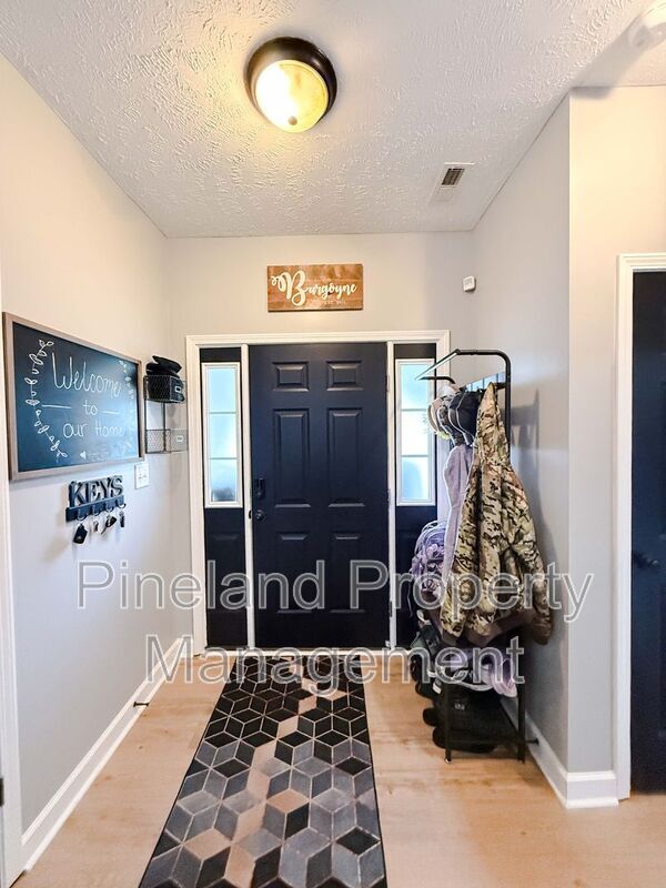 Photo - 229 Scarlet Oak Dr