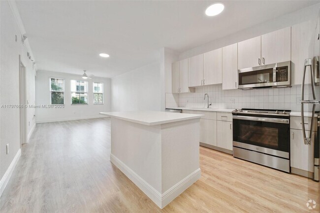 Building Photo - 10170 SW 7th St Unit 39-409 Rental