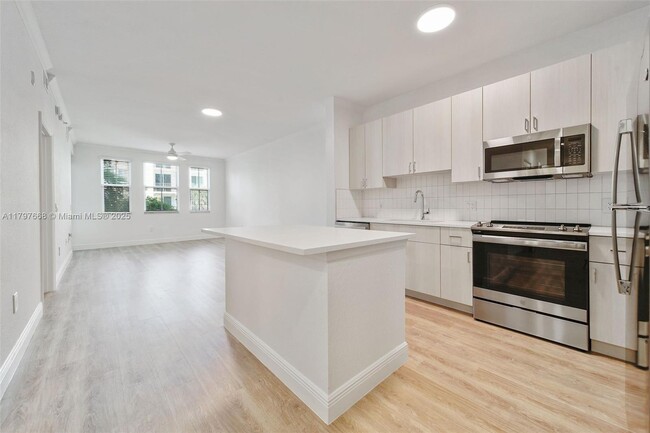 Photo - 10170 SW 7th St Apartment Unit 39-409