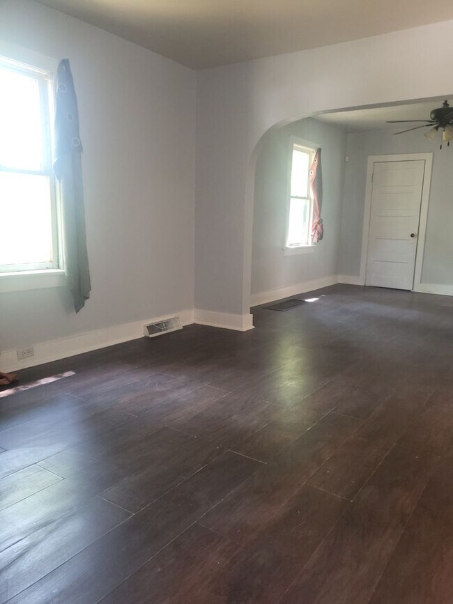 Photo - 2529 Jarman St