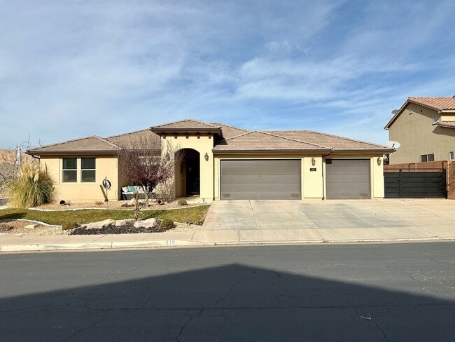 Photo - Short term lease! Beautiful Furnished St. George Home!!