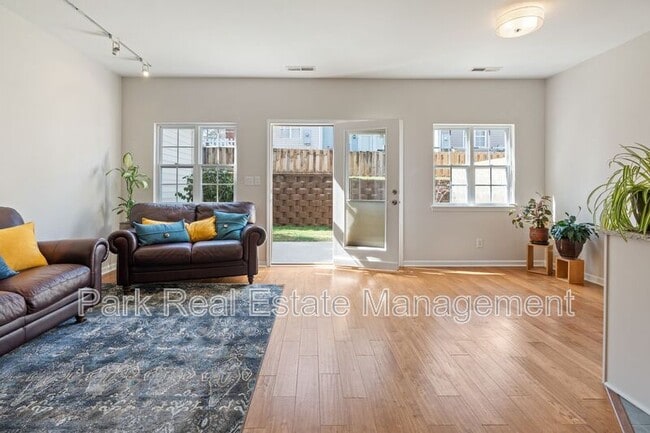 Photo - 285 Plaza Dr