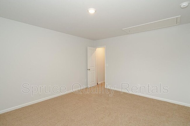 Photo - 1645 Weatherend Dr