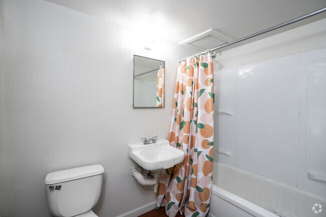 1 dormitorio, 1 baño, 550 pies cuadrados, baño principal