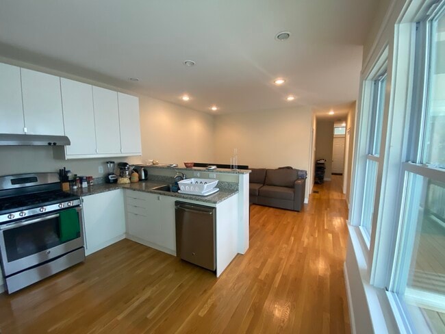 Photo - 739 Somerville Ave Unit 1