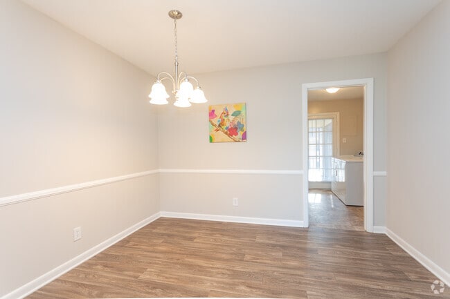 2BR, 2BA - 1,141SF - Dining Area